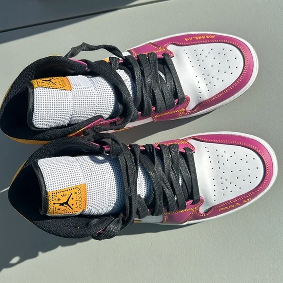 Jordan’s 1 Mid Día De Muertos - Picture 2 of 3